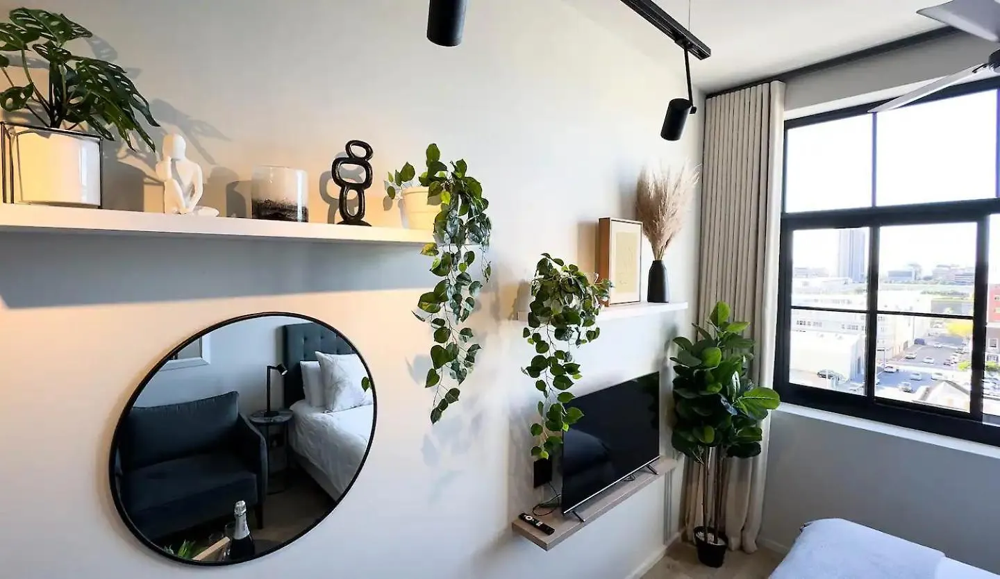 Luxury Tiny Home / Co_Living / City Views Cape Town Apartment